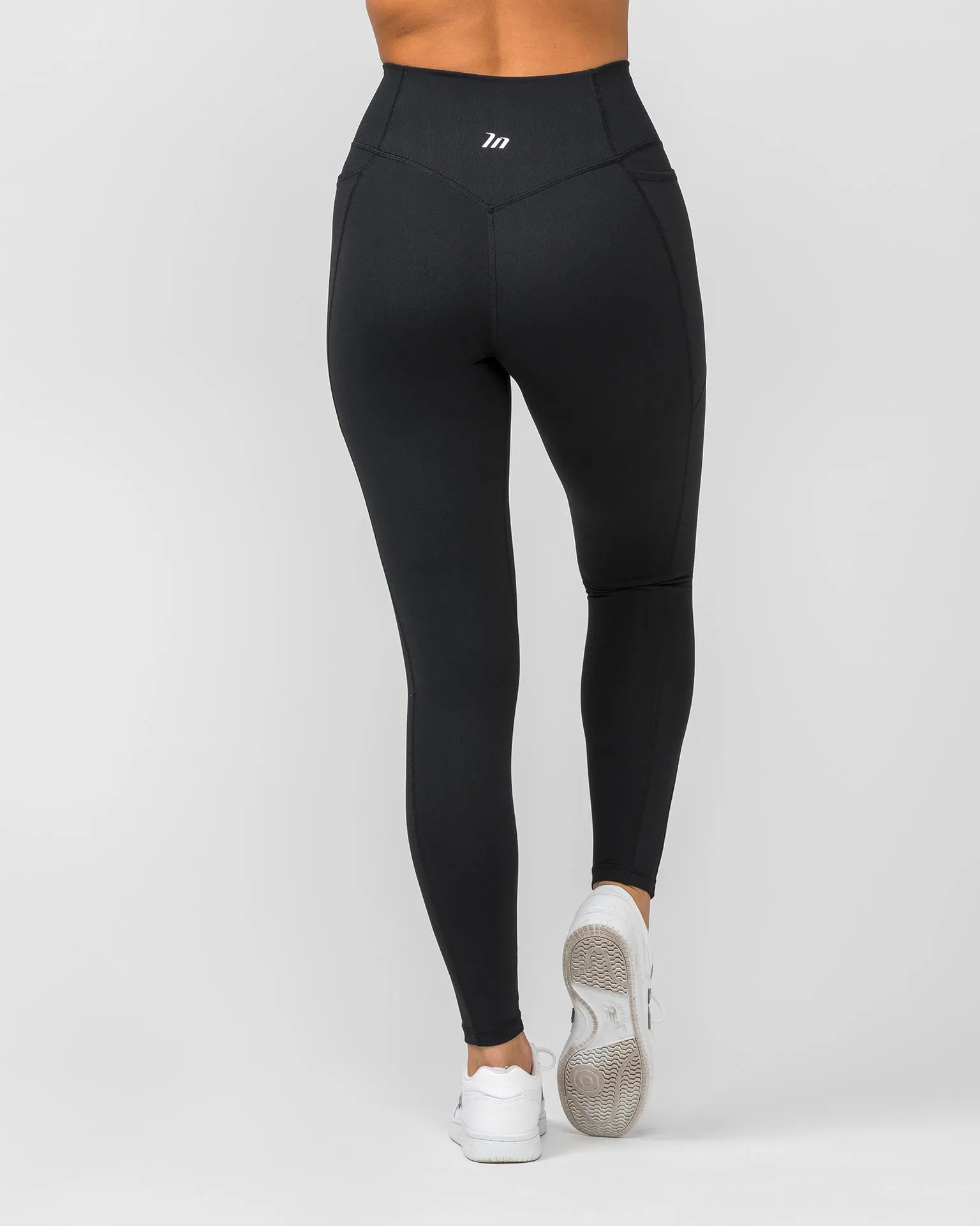 Agility Pocket Ankle Length Leggings - Black