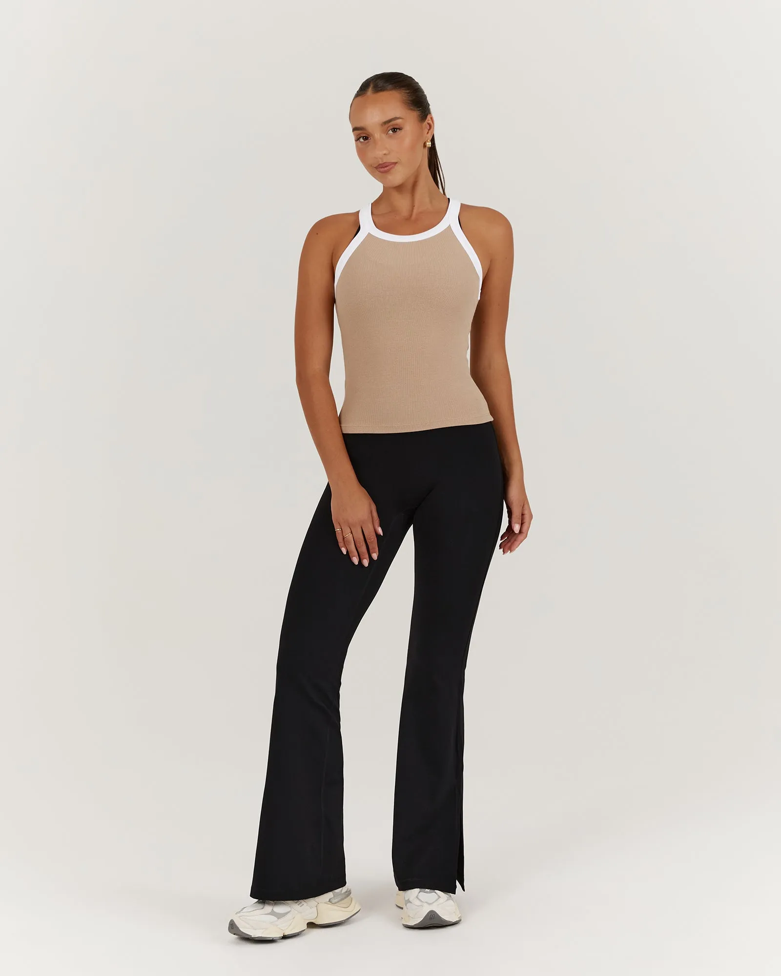 AGILITY RIBBED TANK TOP - ALMOND