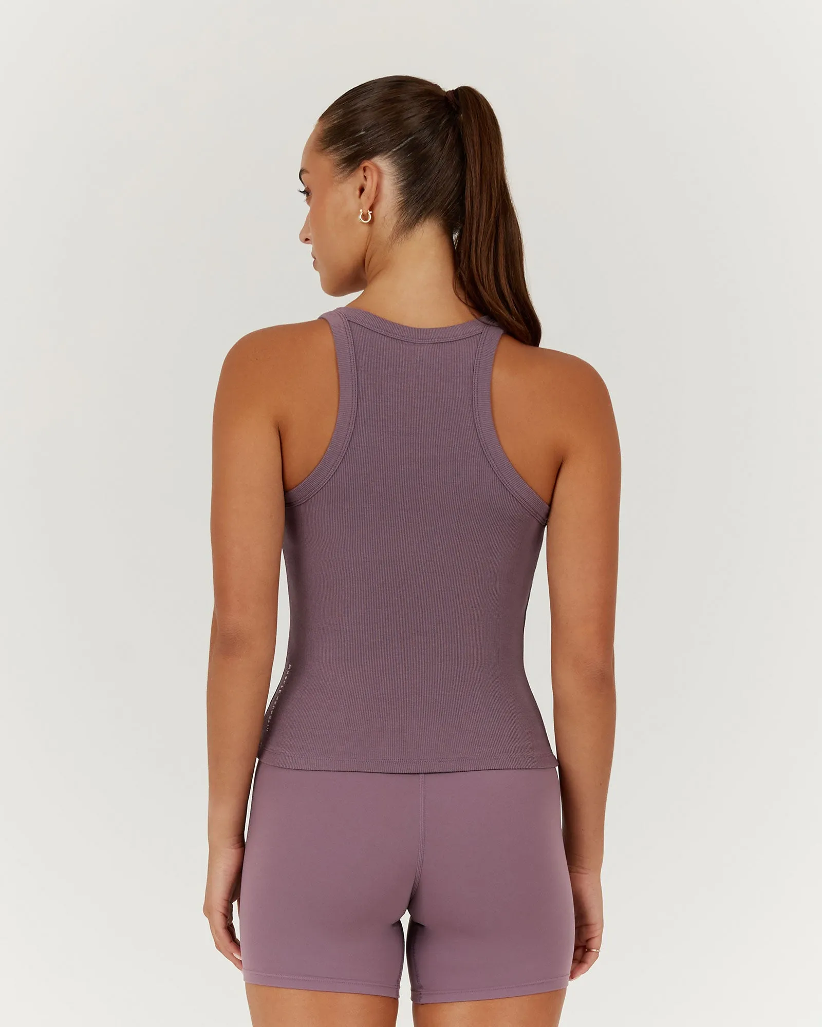 AGILITY RIBBED TANK TOP - PLUM