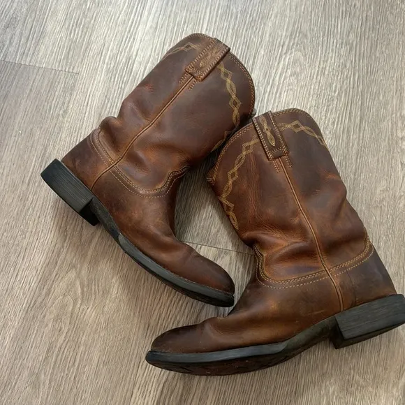 Ariat Men's Heritage Roper Western Boots Round Toe size 9B