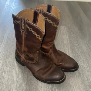 Ariat Men's Heritage Roper Western Boots Round Toe size 9B