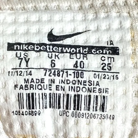 Nike Air Max 90 Metallic Silver Sneakers
