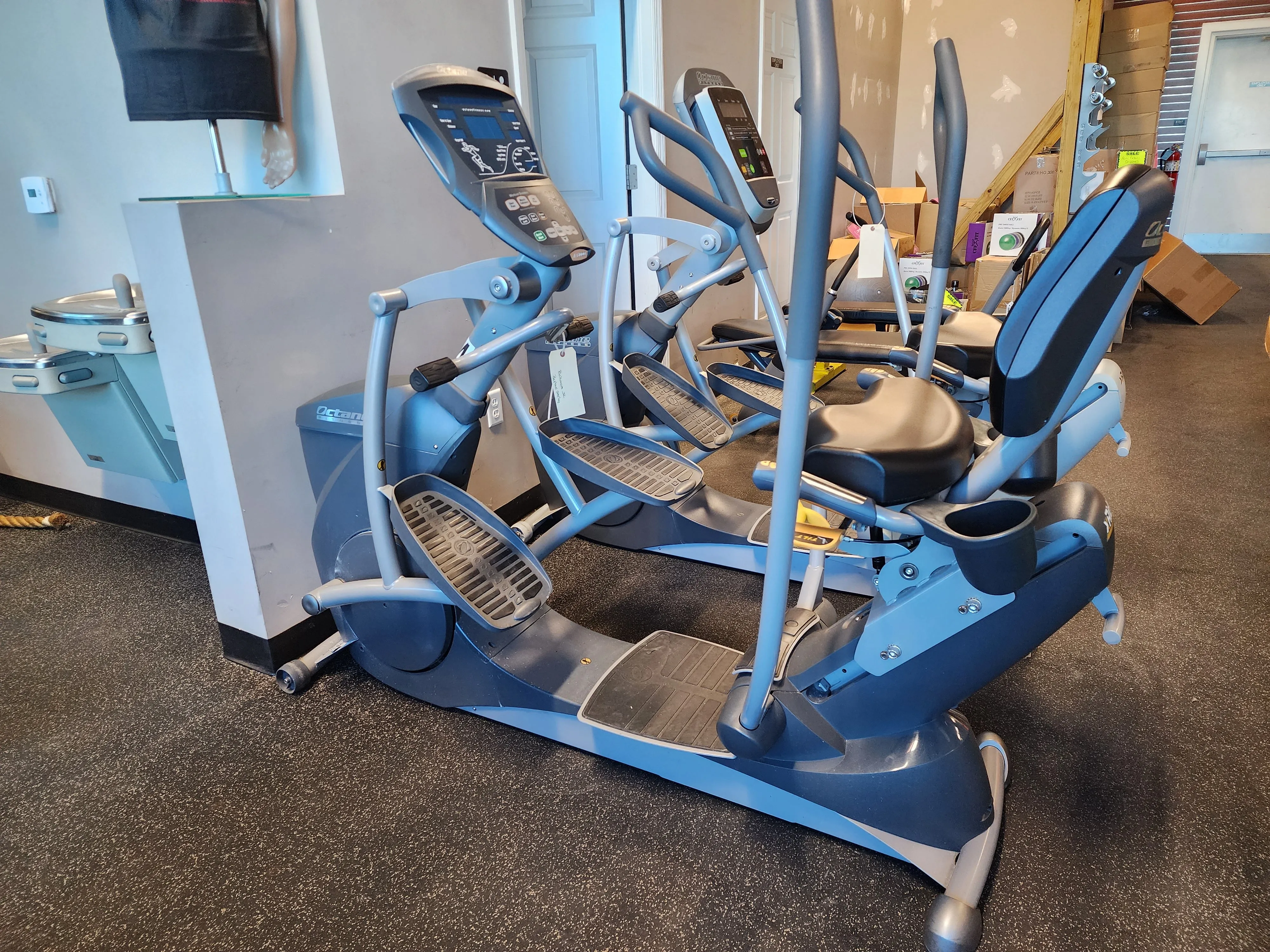 Octane Fitness XR6000 Recumbent Elliptical Crosstrainer