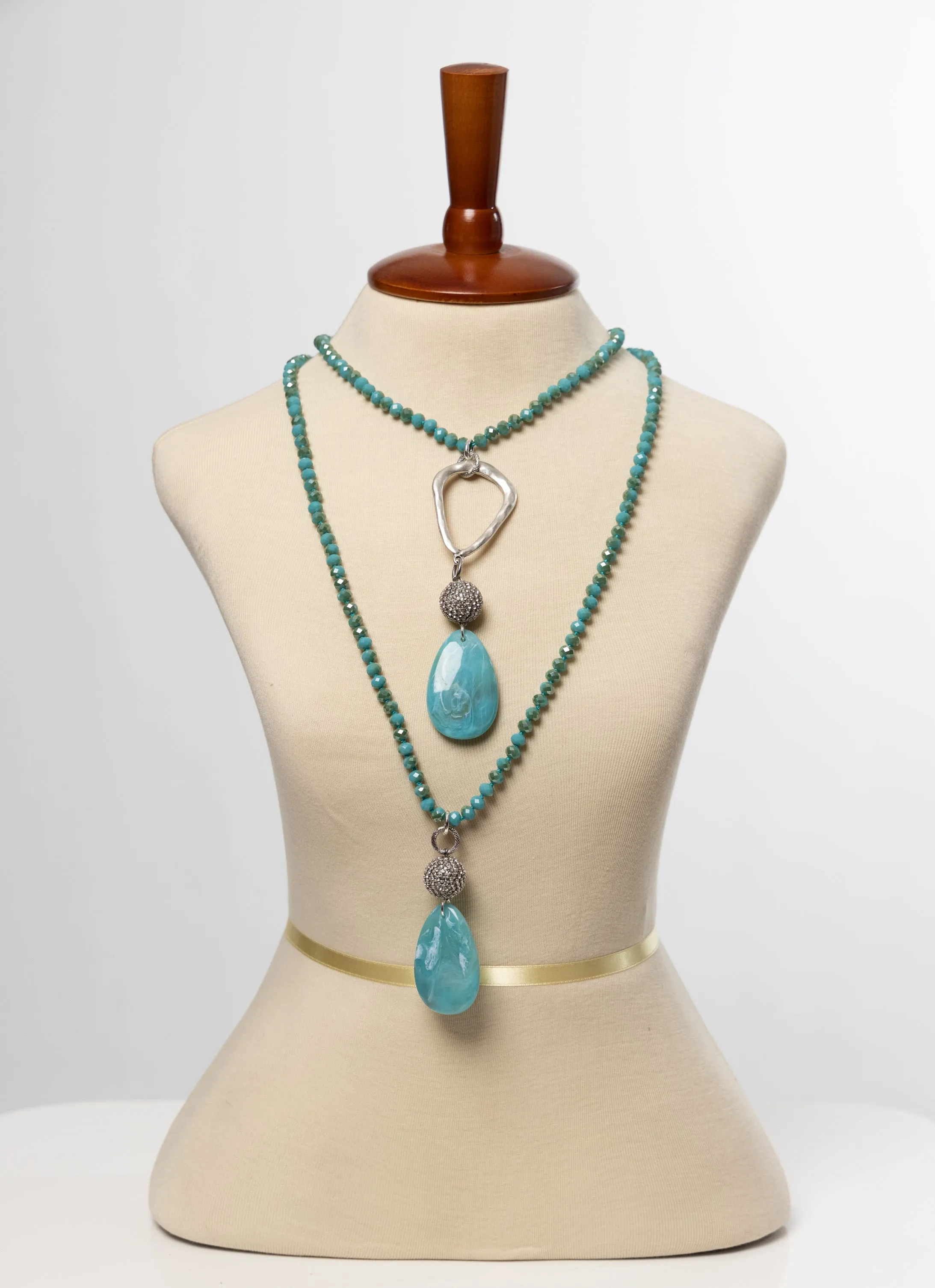 Pretty  Versatile  Turquoise Necklace