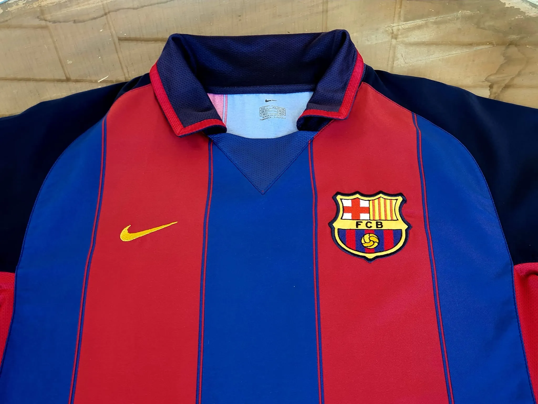 SPANISH LA LIGA BARCELONA FC 2003-2004 LA LIGA 2ND LEGENDARY RONALDINHO 10 JERSEY AUTHENTIC NIKE SHIRT CAMISETA MEDIUM  SOLD !!!