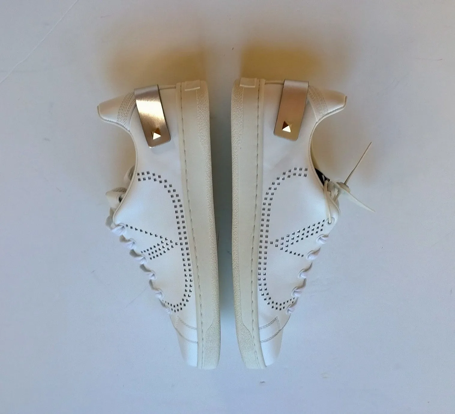 Valentino Garavani Backnet V-logo White Leather Trainers with Silver Tab Rockstud sneakers