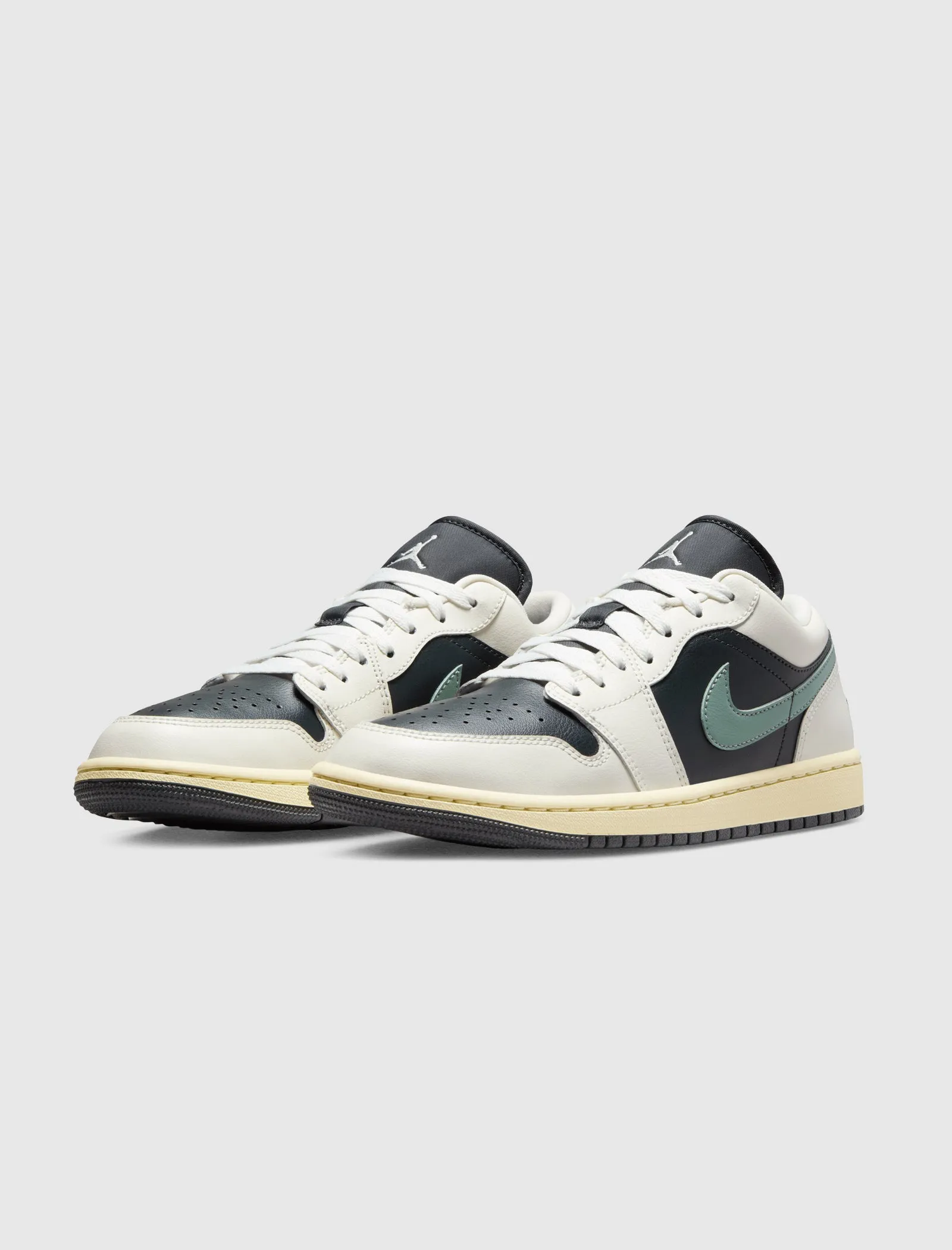 WOMEN'S AIR JORDAN 1 LOW "JADE SMOKE"