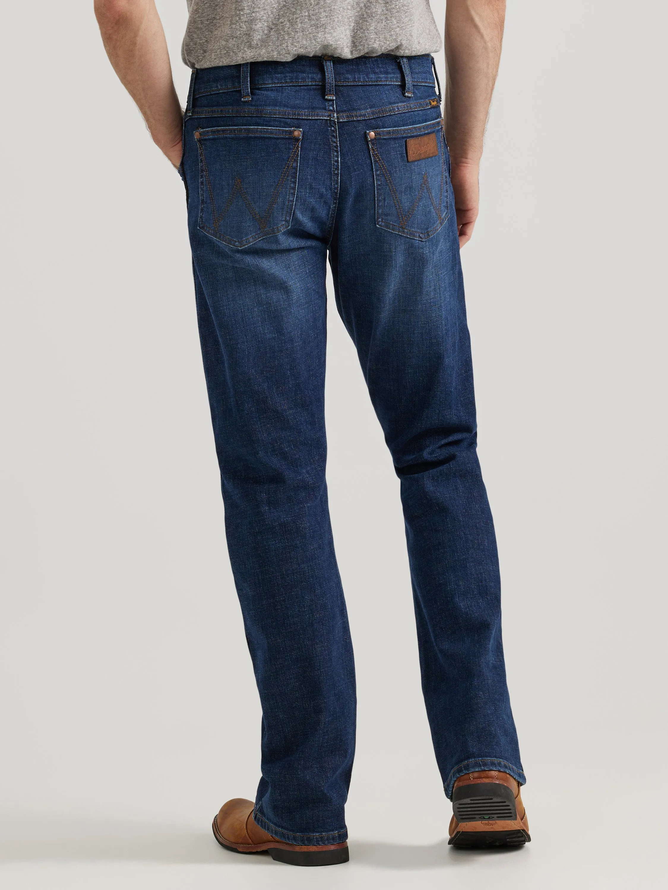 Wrangler Men's Retro Premium Slim Straight Jean 88MWP